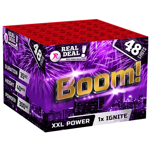 Ein verpacktes Feuerwerk, Boom! | REAL DEAL! von Rubro, zeigt auf der Verpackung eine lila Stadtlandschaft und ein Feuerwerk. Highlights: 48 Schuss, 35s Dauer, 40m Höhe, 300g Pulver, XXL Power und "1x Ignite".