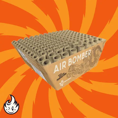 Eine Schachtel mit der Aufschrift "Air Bomber Titansalut" von J-Fireworks, die mehrere Pappröhren und 148 Schüsse enthält, ist vor einem orangefarbenen Hintergrund mit spiralförmigen gelben Mustern und einem kleinen Flammenlogo unten links abgebildet.