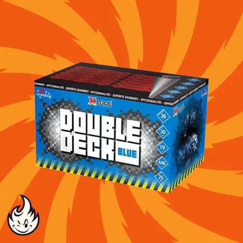 A #DEAL: Double Deck Blue Xplode Feuerwerksbatterie von FEUERWERK OUTLET mit 36 Schuss steht vor einem orangefarbenen, wirbelgemusterten Hintergrund. Die Schachtel zeigt Zahlen, Symbole und ein Flammenlogo in der unteren linken Ecke.