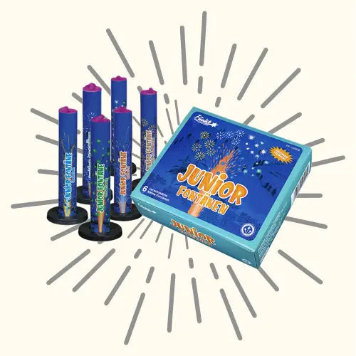 Fünf kleine blaue Feuerwerksfontänen stehen neben einer blauen "Funke Junior Fontänen Mix F1" Dose, einem Funke Marken-, genehmigungsfreien Bodenfontänenset. Eine Knallgrafik im Hintergrund erinnert an Jugendfeuerwerk und festliche Feier.