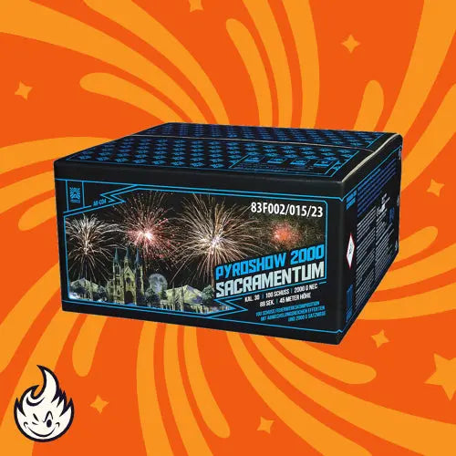 Eine schwarze Schachtel mit der Aufschrift "Argento Pyroshow 2000 Sacramentum" von Argento zeigt ein Feuerwerk, Kathedralkunst und das Design "100 Schuss Verbundfeuerwerk" auf einem orangefarbenen Hintergrund mit gelben Wirbeln und einem kleinen Flammensymbol.