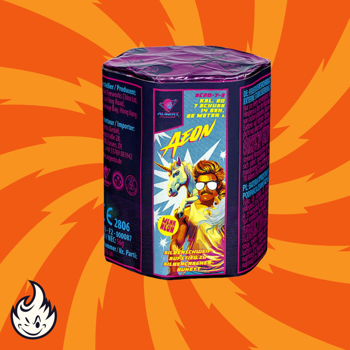 Die Albert Aeon von Albert ist eine zylindrische Feuerwerksbatterie mit einem lebendigen Bild eines Mannes mit Sonnenbrille und einem Einhorn auf einem orangefarbenen Spiralhintergrund, einem fetten gelben und rosa Text, einem kleinen Flammenlogo und 20 mm Low-Budget-Effekten.