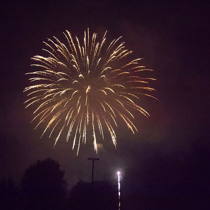 Feuerwerksrakete_f0b6f395-8870-44c9-b323-1640b5dde6c9.jpg