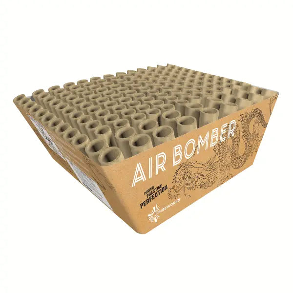 Der Air Bomber Titansalut von J-Fireworks ist eine große, rechteckige Feuerwerksbatterie mit vielen runden Rohren an der Oberseite, einer Drachenillustration an der Seite und liefert mit 148 Schuss einen beeindruckenden Titan-Salut-Effekt.