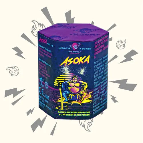 Die Albert Asoka von Albert ist eine sechseckige Feuerwerksbatterie mit 7 Schuss, die ein lebendiges Etikett mit einem muskulösen Superhelden in Lila und Gelb, Grafiken im Comic-Stil und Blitzen im Hintergrund aufweist.