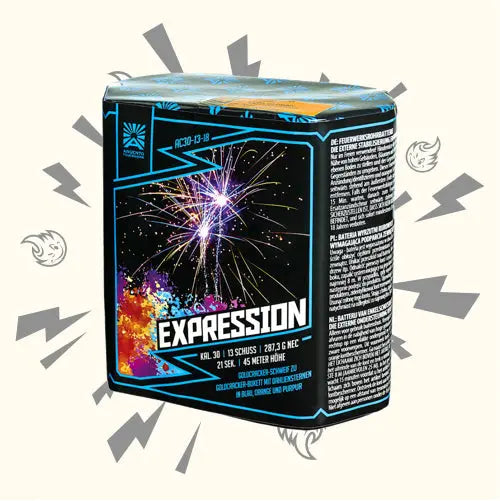 Diese rechteckige Schachtel mit der Aufschrift "Argento Expression" von Argento enthält 13 Feuerwerkskörper mit bunten Effekten und einem Goldcracker-Design auf der Vorderseite sowie grauen Blitzen, Flammensymbolen und detaillierten Informationen an den Seiten.