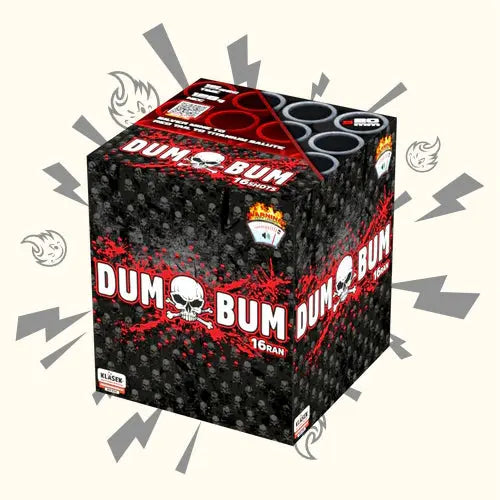 Eine Schachtel Dumbum 16/20mm Klasek Feuerwerk von Dumbum, mit einem schwarz-roten Design mit Totenköpfen, fetter weißer Schrift, einer Kronen-Illustration, grauen Blitzen, Flammen und Knalleffekten für einen markanten Look.