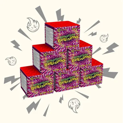 Sechs leuchtende J-Fireworks Streetbox Bellisimo Boxen von J-Fireworks sind in einer Pyramide gestapelt, vor einer verspielten Kulisse mit Cartoon-Blitzen und Smiley-Gesichtern. Jede Box liefert bunte Effekte mit 25 Schuss pro Feuerwerksbatterie.