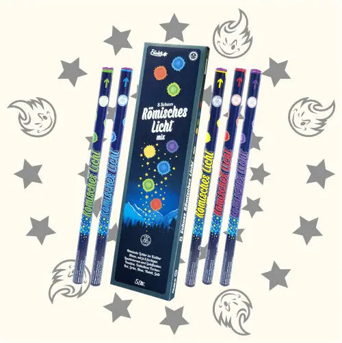 Eine Schachtel mit fünf römischen Kerzen Funke Römisches Licht Kal.C Bunt 8 Schuss mit Stern- und Kometengrafik, gebrandet "Funke", mit einer Verpackung mit bunten Punkten und der Aufschrift "Römisches Licht Feuerwerk" und "Feuerwerk 8 Schuss.