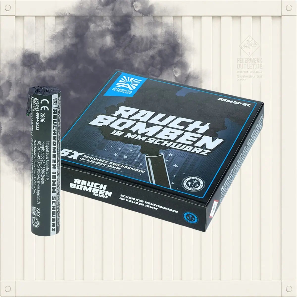 Eine Rauchbombe „Argento Rauchbomben 18 mm Schwarz“ steht neben ihrer Verkaufsverpackung, auf der vor einem Hintergrund aus grauem Rauch der Text „Rauchbomben 18 mm schwarz“ zu lesen ist.