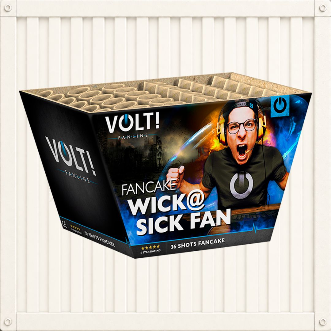 Eine Schachtel „VOLT! Wick@ Sick Fan 36sh Feuerwerksbatterie“ von VOLT! mit der Aufschrift „FANCAKE WICK@ SICK FAN“ und 36 Schüssen zeigt einen begeisterten jungen Mann mit Kopfhörern und Brille vor einem Blitzhintergrund und verspricht farbenfrohe Explosionen.