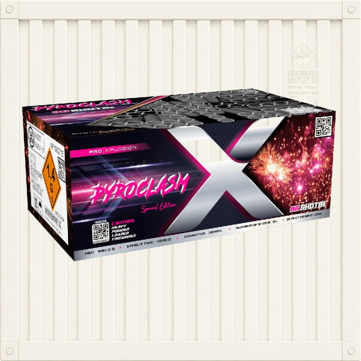Eine rechteckige Feuerwerksverpackung mit der Aufschrift „Pro Xplosion Pyroclasmn“ der Marke Pro Xplosion, versehen mit leuchtend rosa und violetten Grafiken, Sicherheitshinweisen und einem großen „X“-Motiv, dargestellt vor einem hellen Hintergrund.