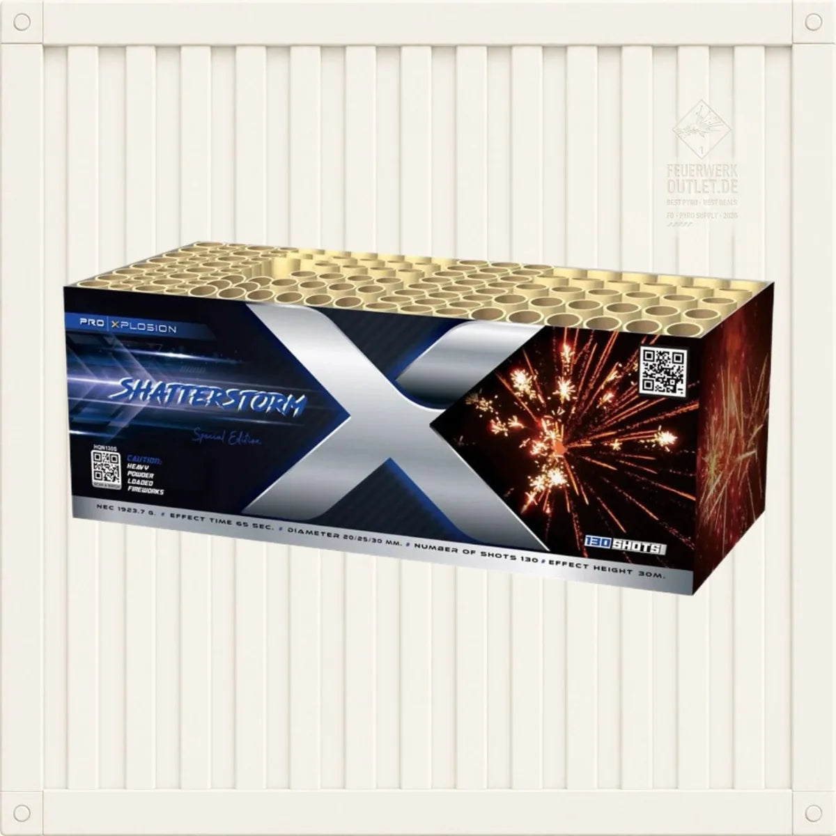 Eine rechteckige Feuerwerkskiste der Marke Pro Xplosion mit der Aufschrift „Pro Xplosion Shatterstorm“, die ein silber-blaues Design und die Abbildung eines Feuerwerksausbruchs aufweist, trägt die Aufschrift „120 Schüsse“ und ist vor einem weißen, mit Paneelen versehenen Hintergrund abgebildet.