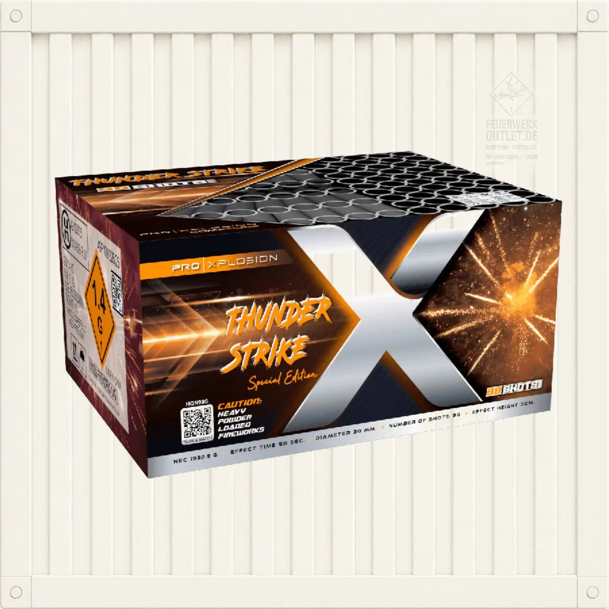 Vor einem weißen, geriffelten Hintergrund steht eine rechteckige Schachtel mit der Aufschrift „Pro Xplosion Thunder Strike“ – Feuerwerkskörper von Pro Xplosion. Die Schachtel ist mit einem gelben „X“, Explosionsgrafiken, Sicherheitssymbolen und einem Wabenmuster auf der Oberseite verziert.