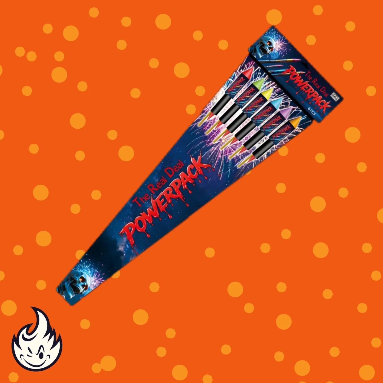 Eine dreieckige Packung bunter Feuerwerksraketen mit der Aufschrift "Pyro Specials Powerpack 6" von Pyro Specials wird vor einem orangefarbenen Hintergrund mit gelben Punkten und einem weißen Flammenlogo in der unteren linken Ecke dargestellt.
