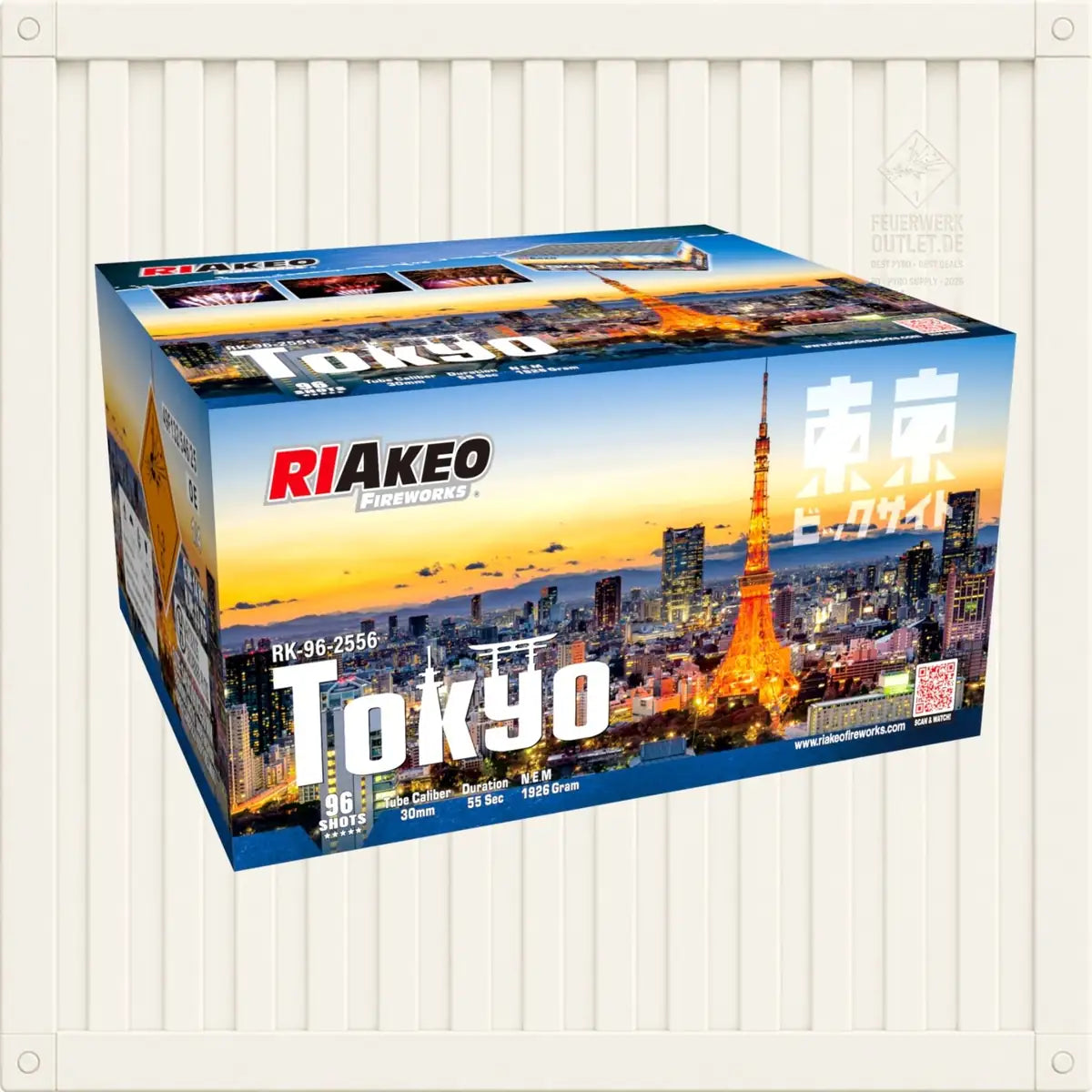 Auf einer Verpackung der Feuerwerkskörper „RIAkeo Tokyo Ti-Salut“, auf der der Tokyo Tower bei Sonnenuntergang vor der Skyline der Stadt und einem Feuerwerk abgebildet ist, werden 96 Schuss sowie weitere Produktdetails deutlich hervorgehoben.