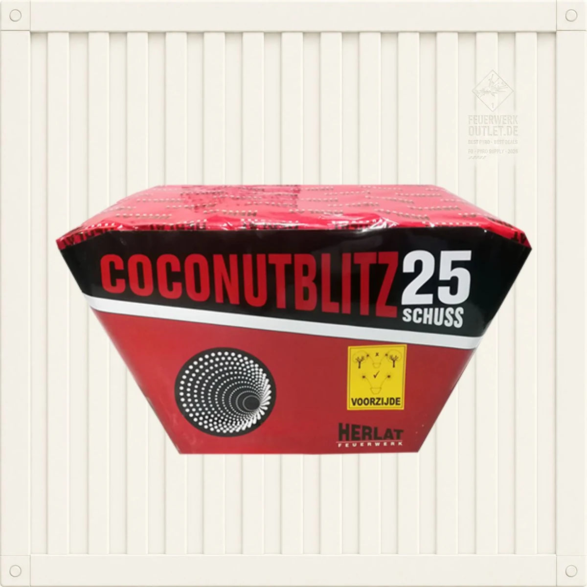 Eine rot-schwarze Feuerwerksschachtel der Marke Zena mit der Aufschrift „Zena Coconutblitz Fan“, die auf der Vorderseite ein kreisförmiges Muster und ein gelbes Warnzeichen aufweist. Der Hintergrund ist weiß und mit vertikalen Linien versehen.